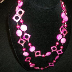 COQUETTE BARBIECORE VINTAGE PRETTY IN PINK DYED SHELLS LONG NECKLACE